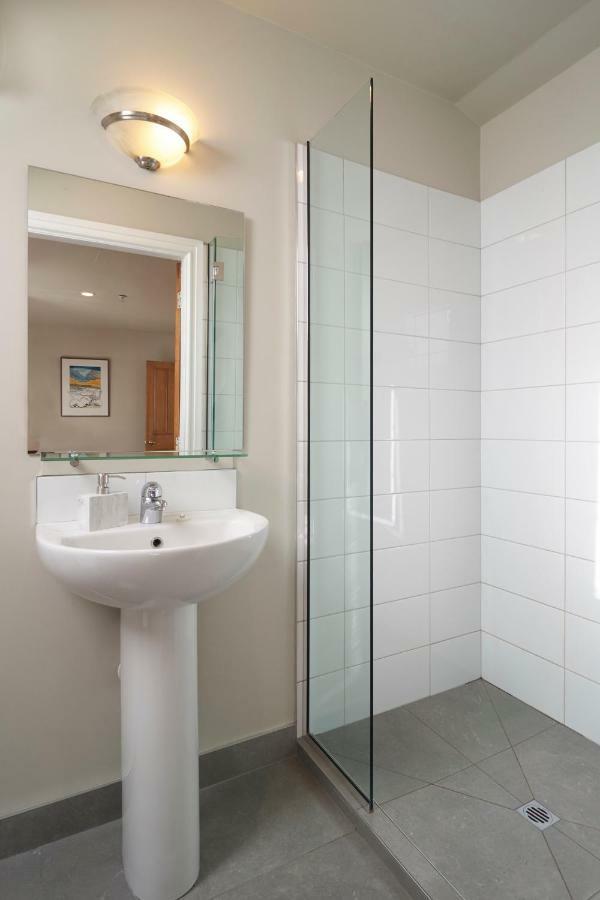 Superior Queen Room 6