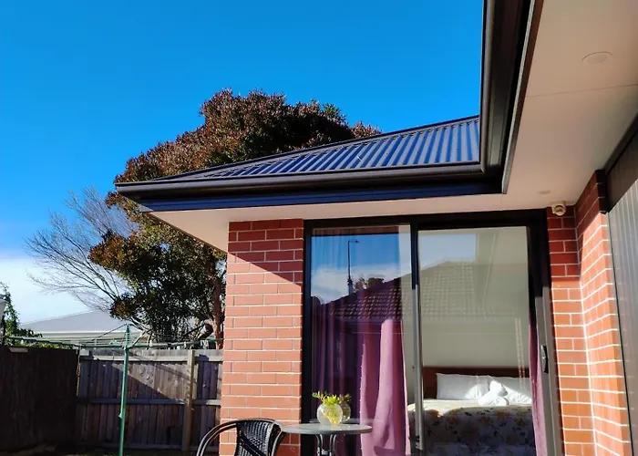 Cosy Sunny Bedroom Close To Airport
